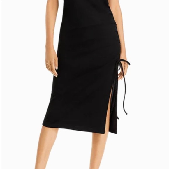 ⭐️ Ruched drawstring side with hem slit.This dress is so comfortable and chic+🎁 - Picture 3 of 10